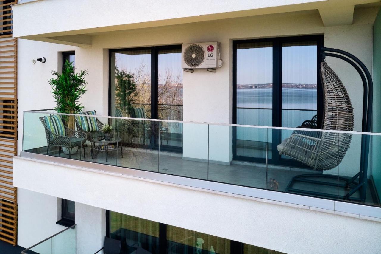 Riva Lake Boutique Mamaia Esterno foto