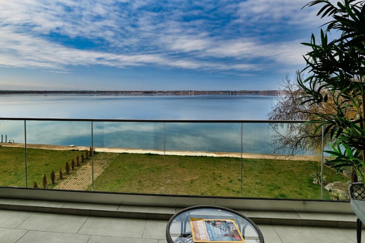 Riva Lake Boutique Mamaia Esterno foto